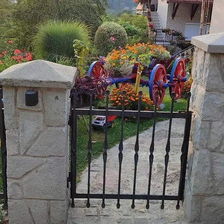 Apartmani Mali Raj Rudnik Exterior photo